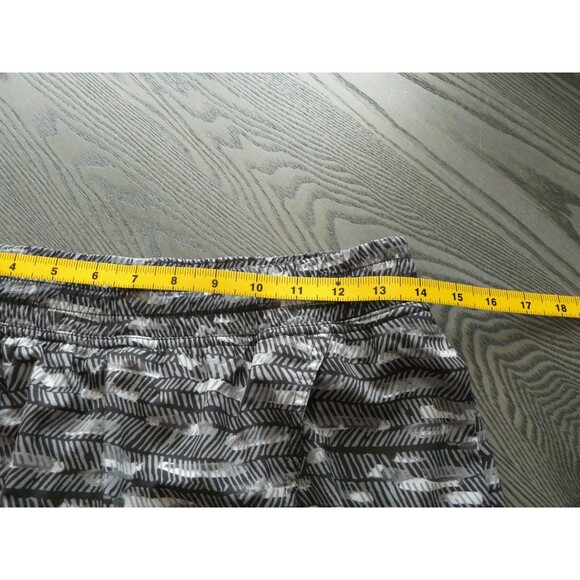 The North Face Womens S Skort Black and White Jogging Running Active Athleisure - Picture 9 of 9